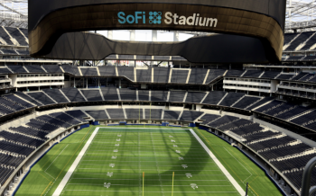 Histórico contrato de 2 mil trabajadores de SofiStadium en LA vs acciones de ICE